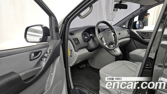 Hyundai Starex 2019 — photo 11