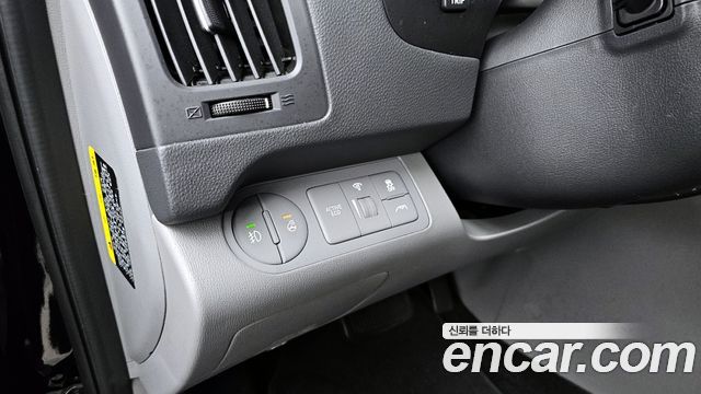 Hyundai Starex 2019 — photo 16