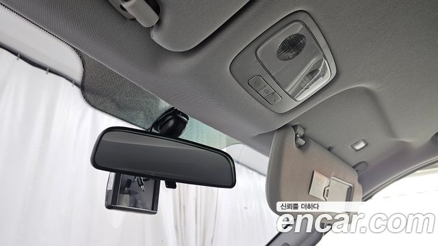 Hyundai Starex 2019 — photo 17