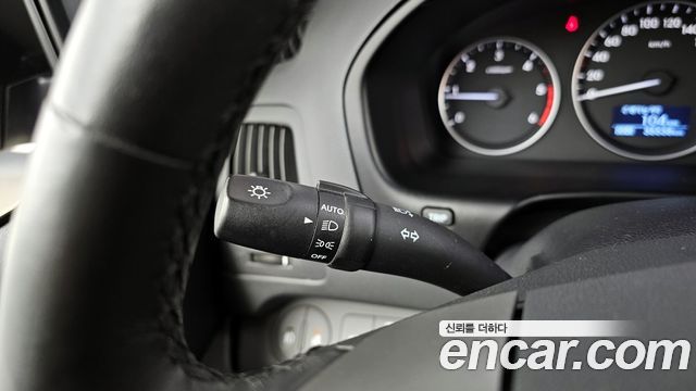 Hyundai Starex 2019 — photo 18