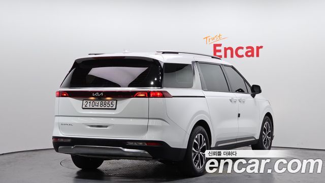 Kia Canival 2023 — photo 2