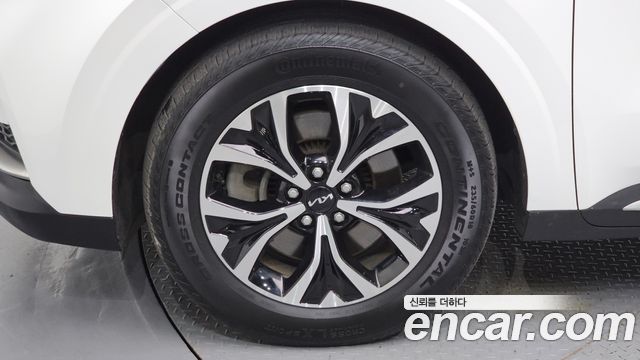Kia Canival 2023 — photo 5