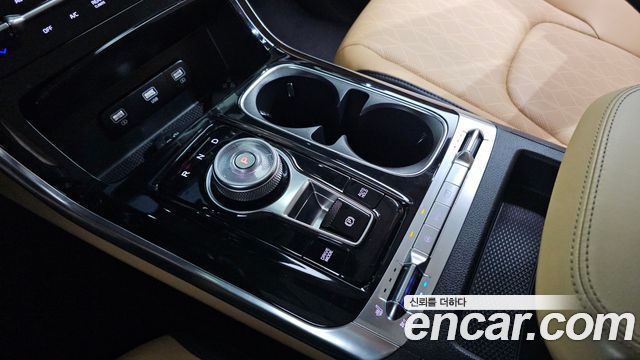 Kia Canival 2023 — photo 9