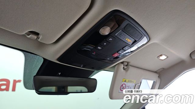 Kia Canival 2023 — photo 17