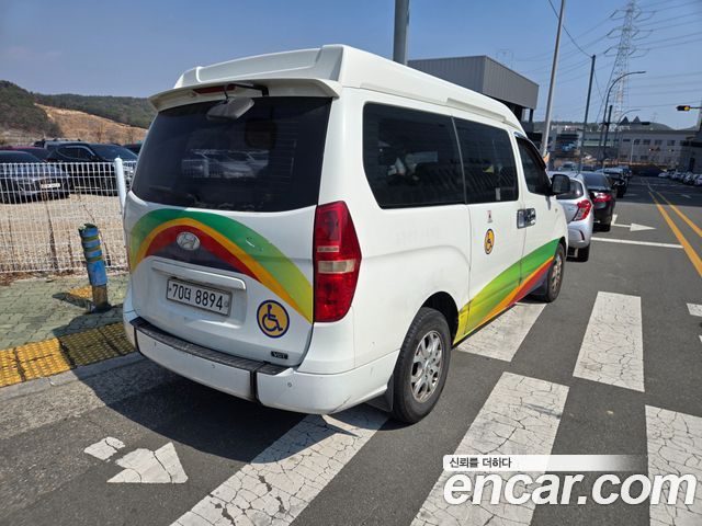 Hyundai Starex 2011 — photo 2