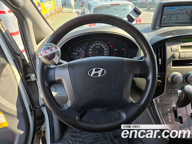 Hyundai Starex 2011 — photo 9