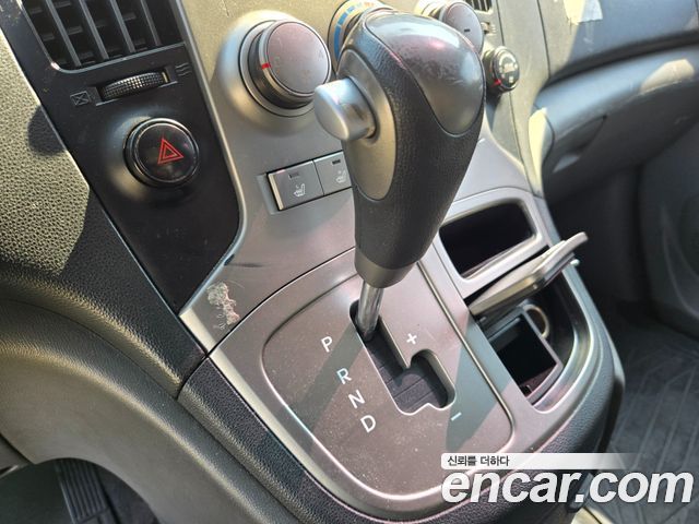 Hyundai Starex 2011 — photo 10