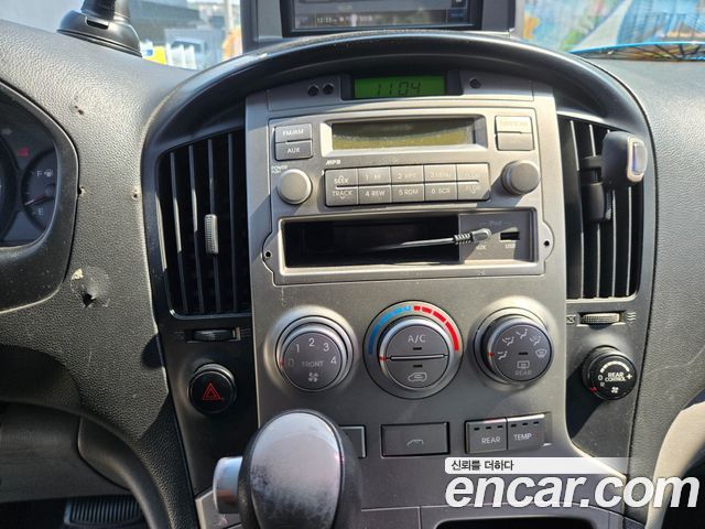 Hyundai Starex 2011 — photo 11