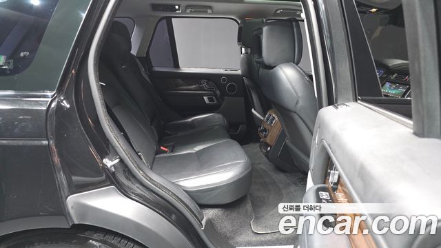 Land Rover Range Rover 2018 — photo 12