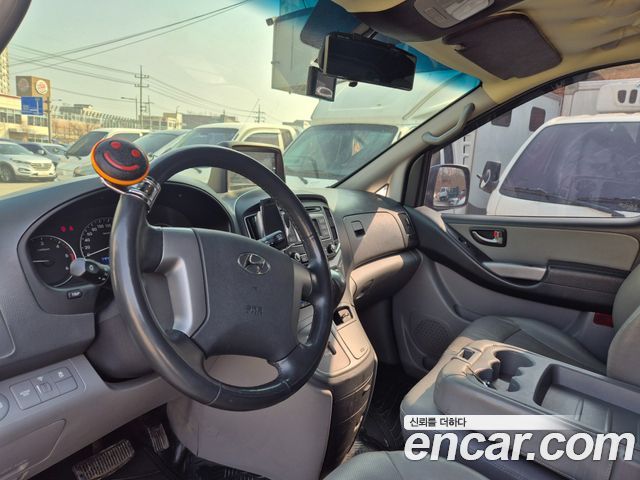 Hyundai Starex 2019 — photo 13