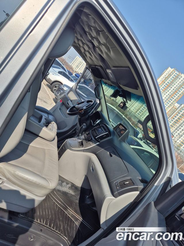 Hyundai Starex 2019 — photo 19