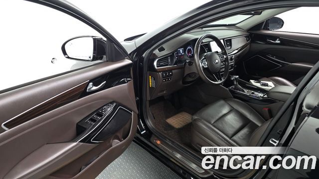 Kia K7 2018 — photo 10