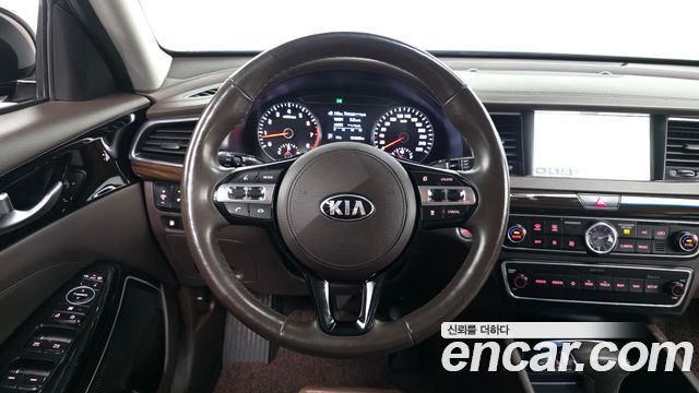 Kia K7 2018 — photo 12