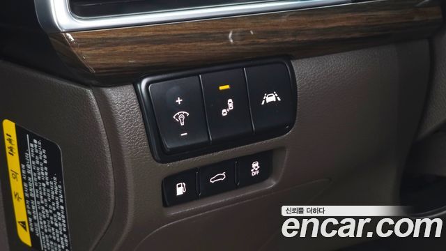 Kia K7 2018 — photo 15