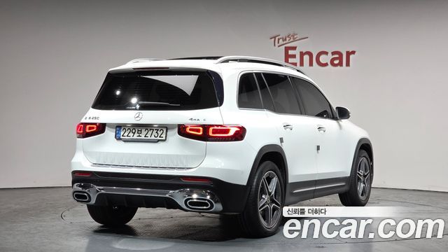 Mercedes-Benz GLB-Class 2021 — photo 2