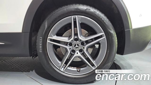 Mercedes-Benz GLB-Class 2021 — photo 5