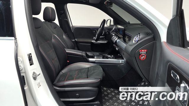 Mercedes-Benz GLB-Class 2021 — photo 10