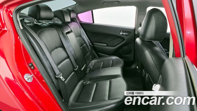 Kia K3 2013 — photo 12