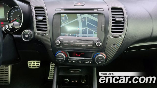 Kia K3 2013 — photo 15