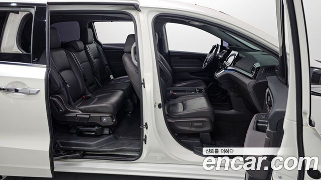 Honda Odyssey 2018 — photo 11