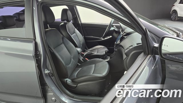 Hyundai Accent 2014 — photo 12
