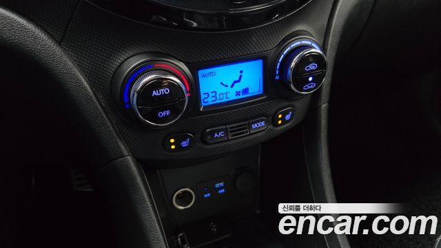 Hyundai Accent 2014 — photo 18