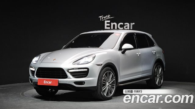 Porsche Cayenne 2011 — photo 1