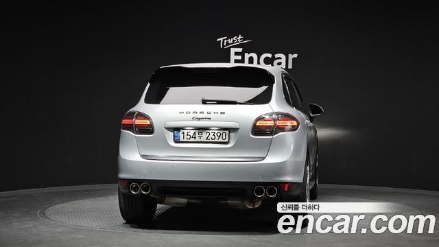 Porsche Cayenne 2011 — photo 4