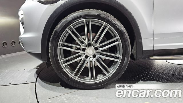 Porsche Cayenne 2011 — photo 5