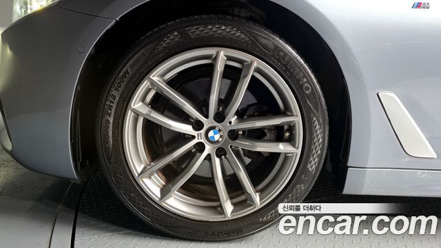 BMW 5-Series 2020 — photo 5