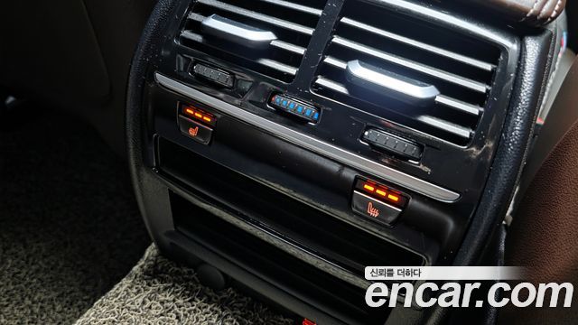 BMW 5-Series 2020 — photo 18