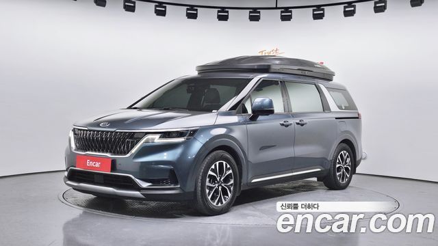 Kia Canival 2021 — photo 1