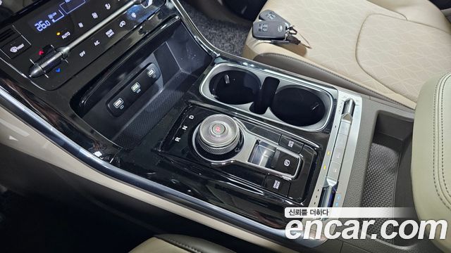 Kia Canival 2021 — photo 9