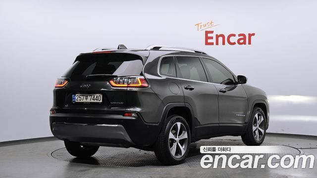 Jeep Cherokee 2021 — photo 2