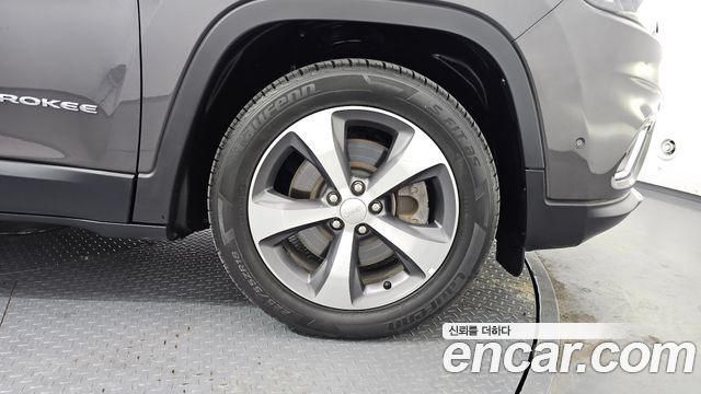 Jeep Cherokee 2021 — photo 5