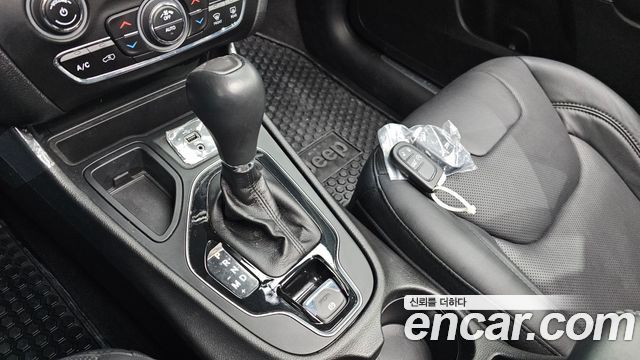 Jeep Cherokee 2021 — photo 9