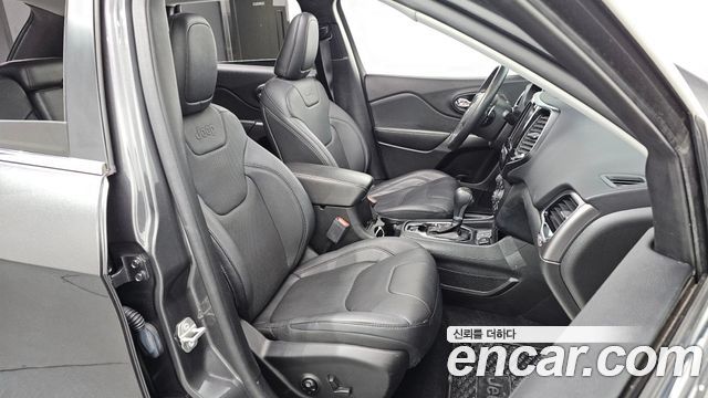 Jeep Cherokee 2021 — photo 10