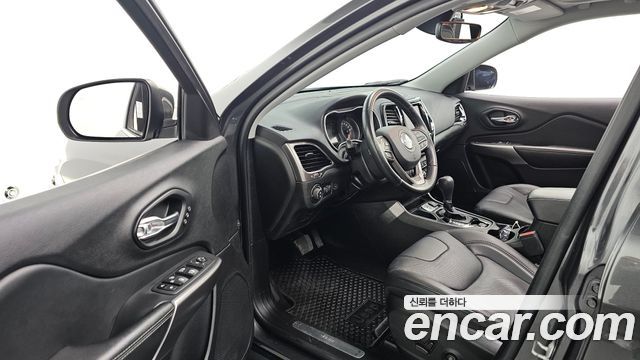 Jeep Cherokee 2021 — photo 11