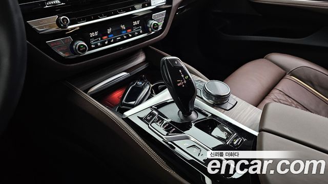BMW Gran Turismo 2023 — photo 9