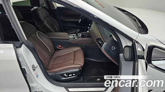 BMW Gran Turismo 2023 — photo 10