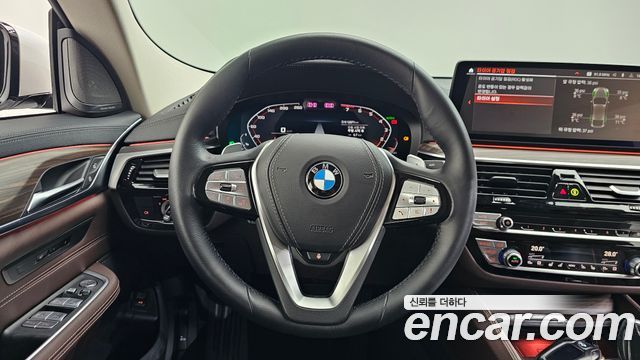 BMW Gran Turismo 2023 — photo 12