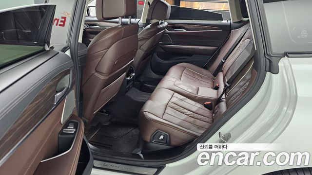 BMW Gran Turismo 2023 — photo 13
