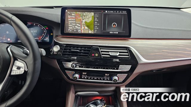 BMW Gran Turismo 2023 — photo 16