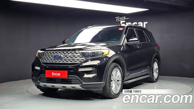 Ford Explorer 2022 — photo 1