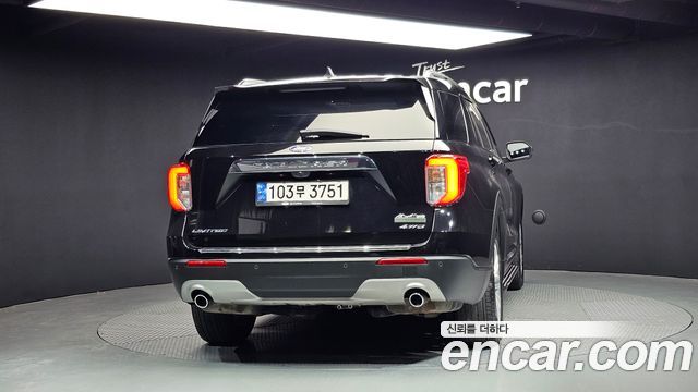 Ford Explorer 2022 — photo 4