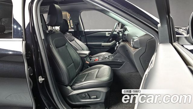 Ford Explorer 2022 — photo 10
