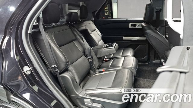 Ford Explorer 2022 — photo 12