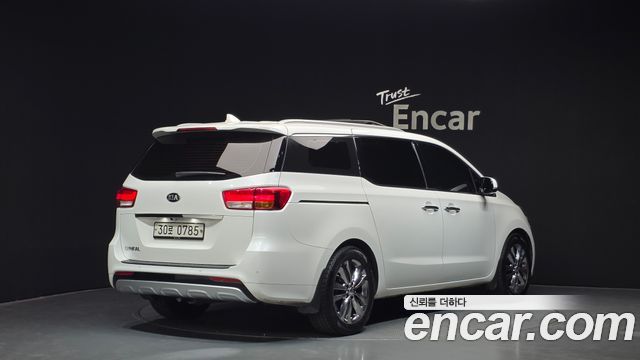 Kia Canival 2017 — photo 2