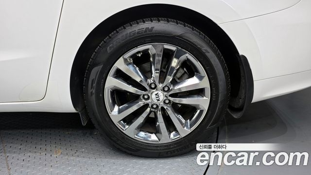 Kia Canival 2017 — photo 5