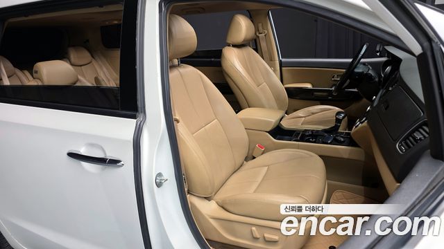 Kia Canival 2017 — photo 12